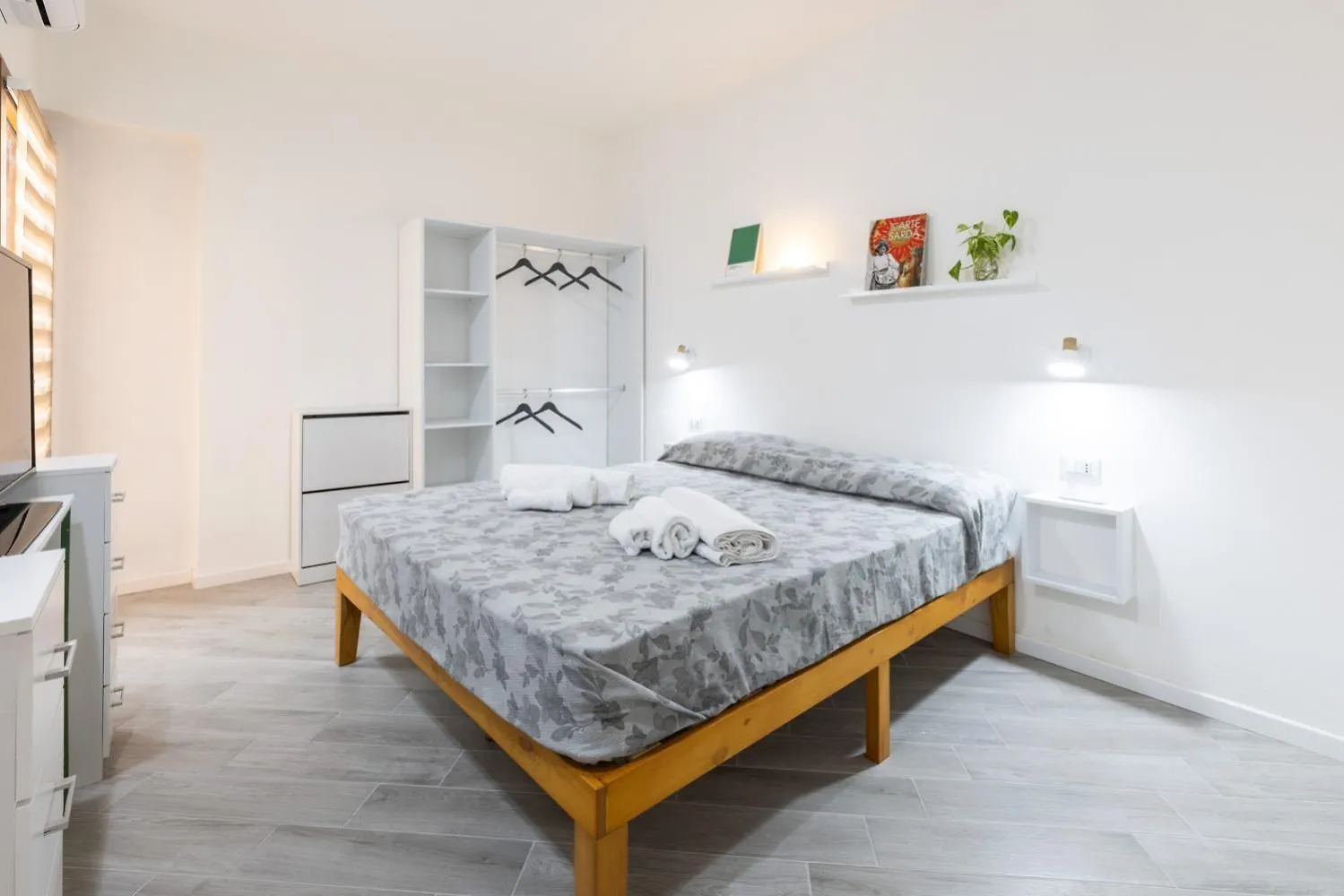 אולביה Urban Rooms בית הארחה